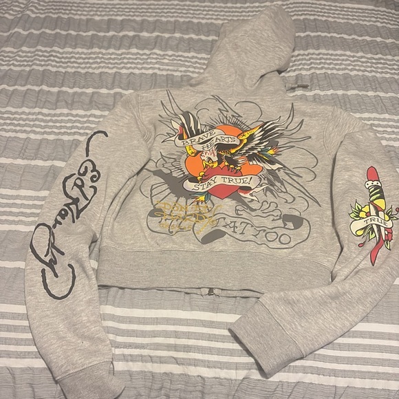 I’m selling this Ed Hardy Hoodie for Ladies or Teens - Picture 3 of 3